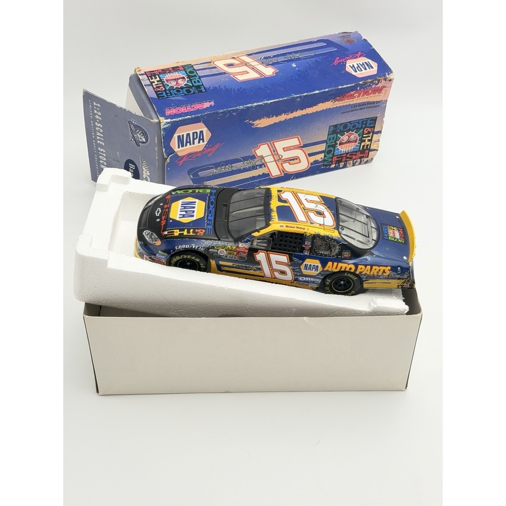 Michael Waltrip #15 NAPA Hootie Blowfish 2003 Monte Carlo Bank 1:24 Action 1/684